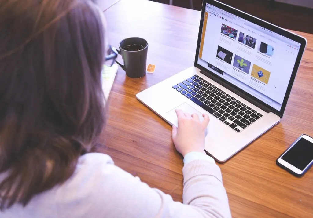 startupstockphotos student 849821 1920